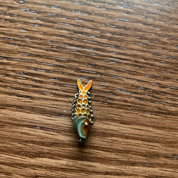 Vintage Chinese Cloisonné Fish Charms – Articulated Enamel Pendants - Picture 3 of 10